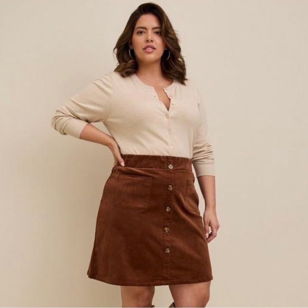 Torrid stretch corduroy cute button mini skirt